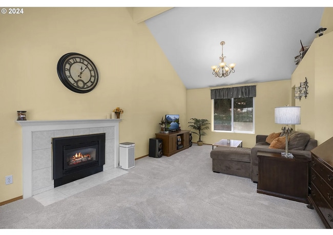 Building Photo - Stunning 4 Bedroom Home in Bethany!