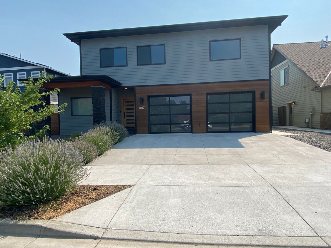 Primary Photo - Application Pending - Spacious 3 Bedroom H...