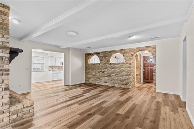 Building Photo - 2108 Parkhaven Dr
