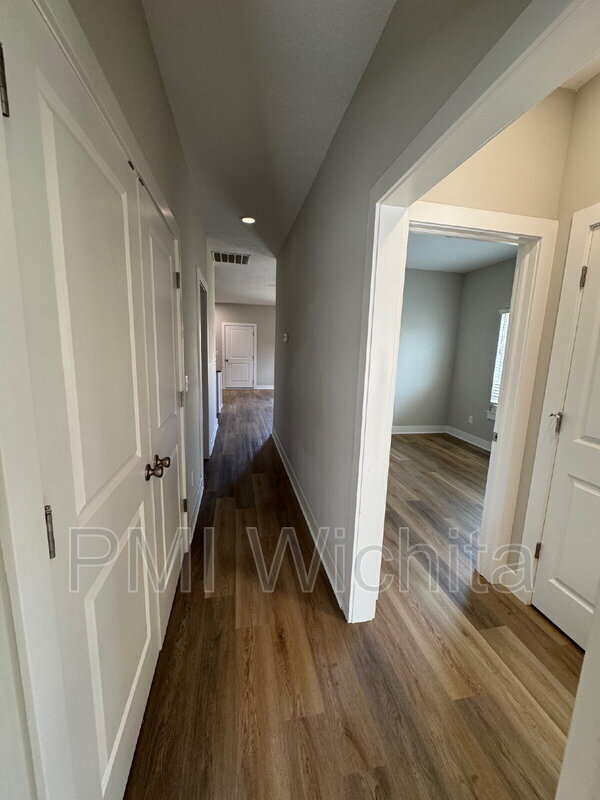 Foto del edificio - 5242 N Cypress Cir