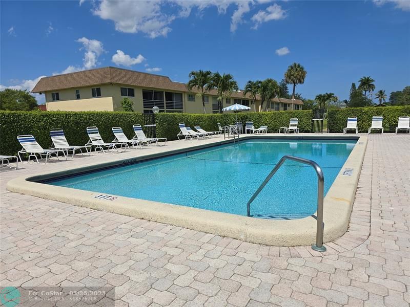 Foto principal - 9949 Sandalfoot Blvd