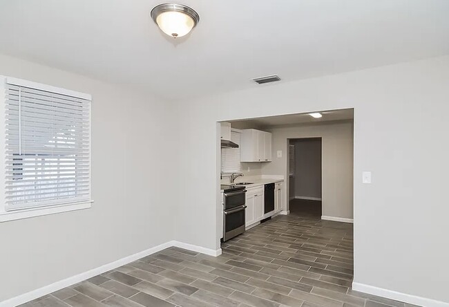 Foto del edificio - 523 Worthmore Dr