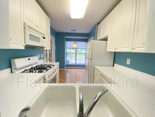 Building Photo - 10353 Sager Ave