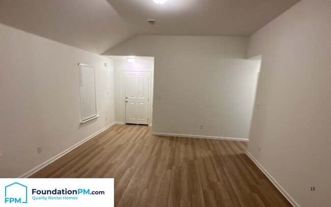 Foto del edificio - 96 W Byfield Dr