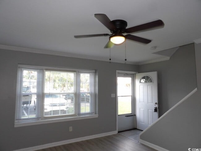 Building Photo - 1711 Fawn Vista Dr N