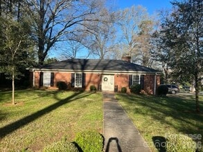 Building Photo - 2600 Selwyn Ave