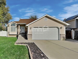 Building Photo - 1872 W Sir Charles Dr