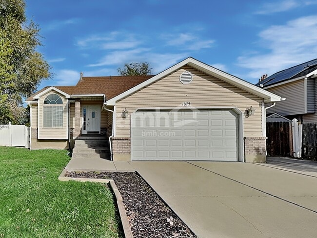 Building Photo - 1872 W Sir Charles Dr