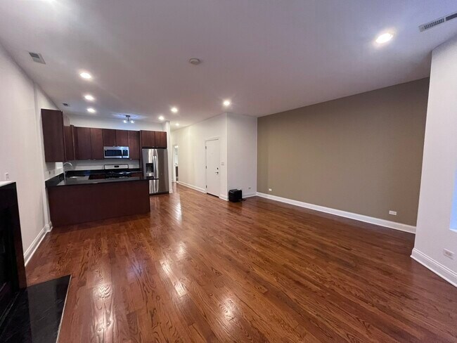 Foto del edificio - 5644 N California Ave