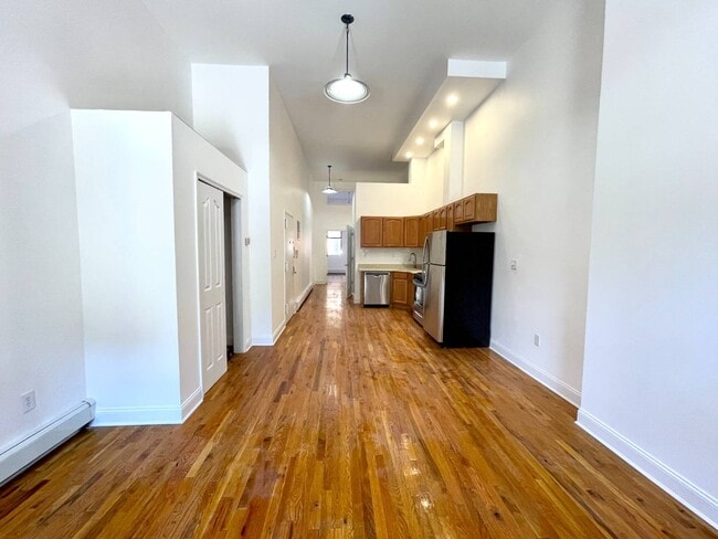 Building Photo - 224 Sackett St