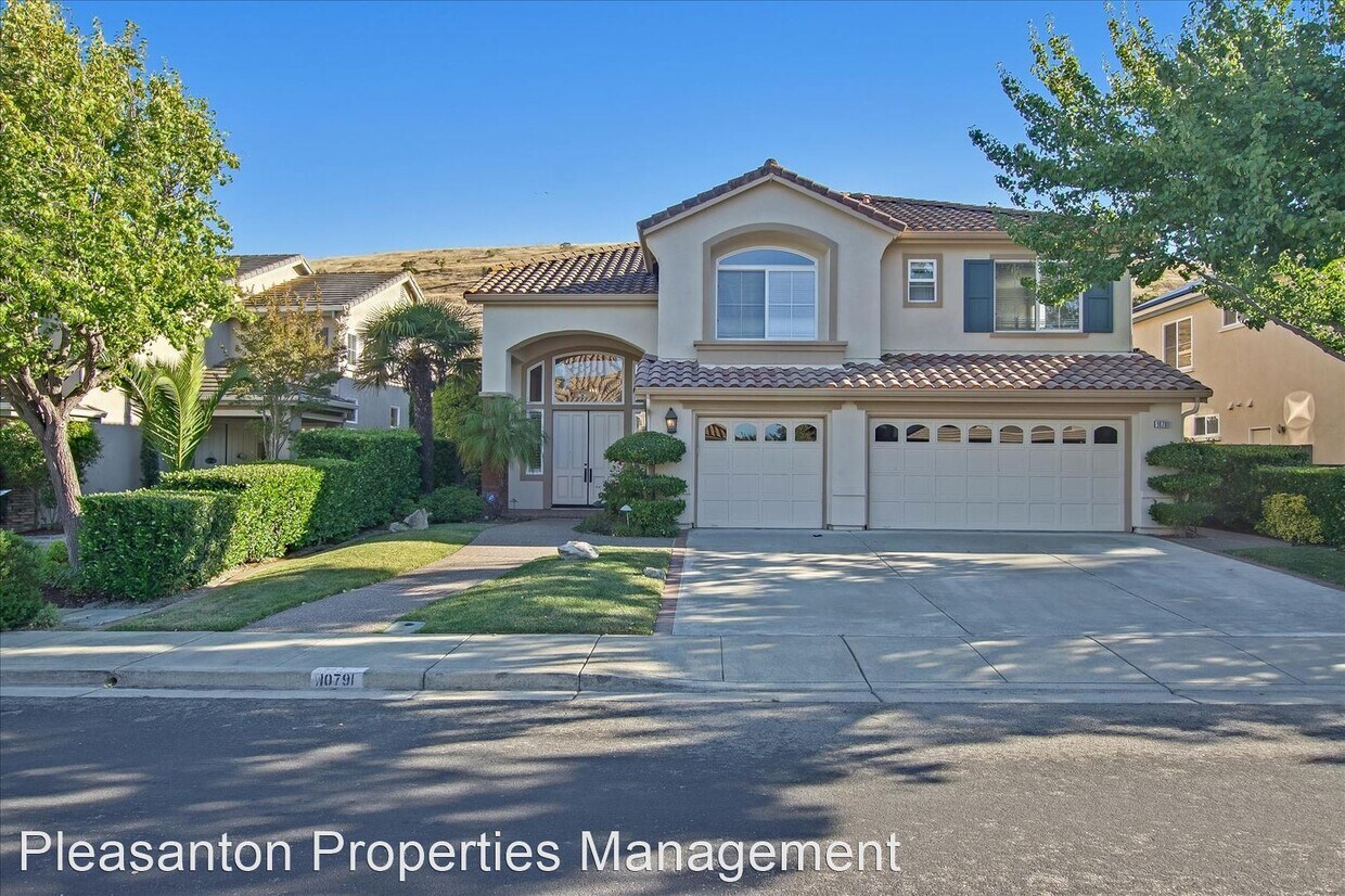 Foto principal - 5 br, 4.5 bath House - 10791 Inspiration Cir.