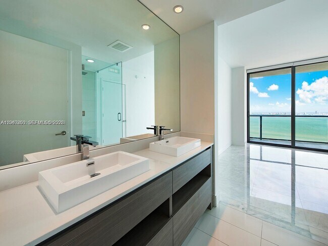 Foto del edificio - 460 NE 28th St