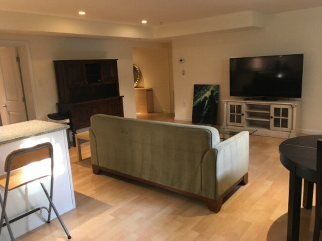 Foto del edificio - 5305 Sherrill Ave