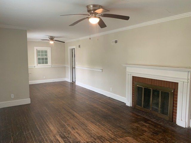 Foto del edificio - 301 S Oak St