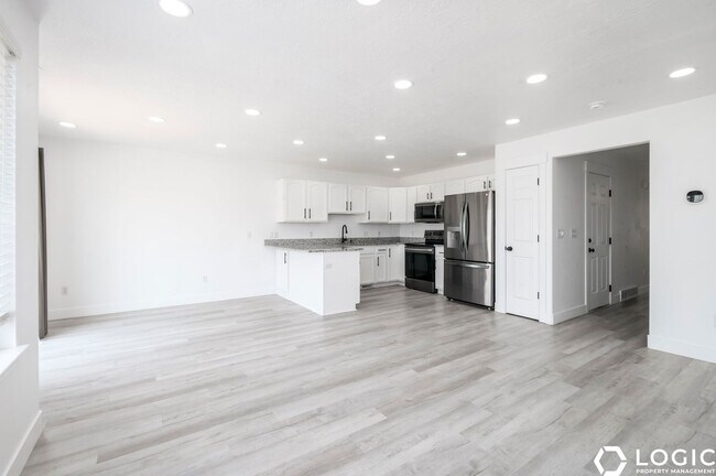 Building Photo - 1212 S 1410 E