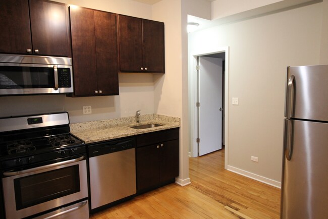 Foto del edificio - 2321 W Arthur Ave