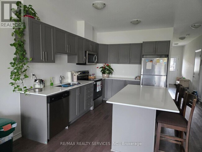 Building Photo - 88 Cheryl Ave