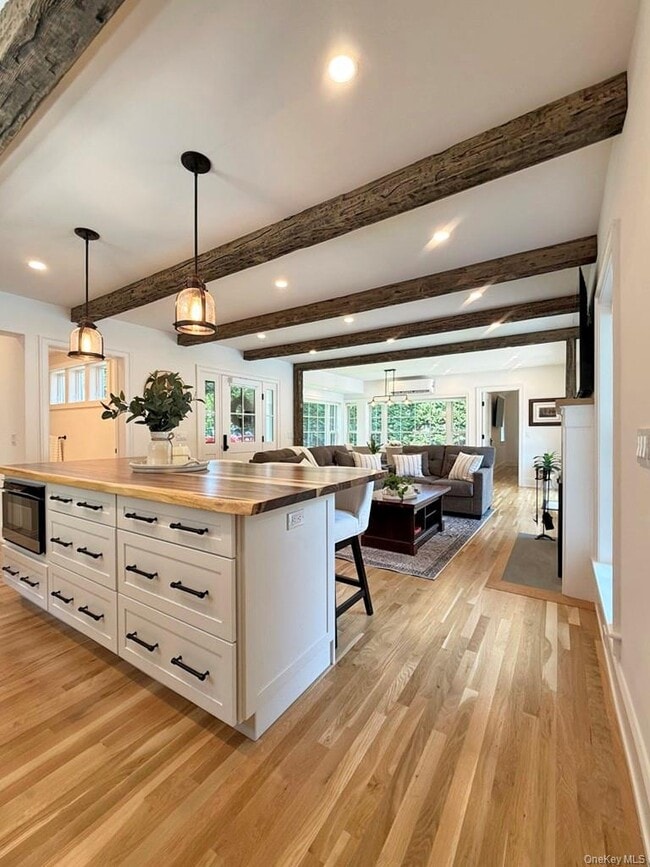 Building Photo - 17C Basket Neck Ln