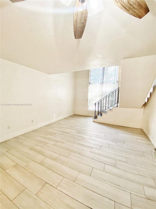 Foto del edificio - 10901 SW 88th St