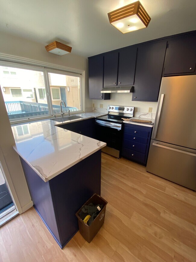 Foto del edificio - 4700 Sandyland Rd