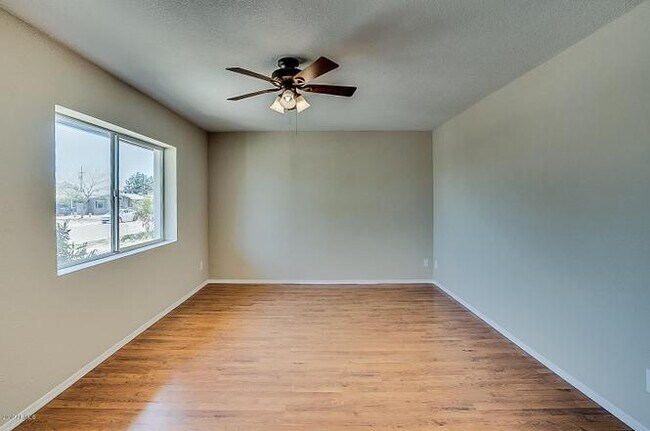 Foto del edificio - 2110 N Van Ness Ave
