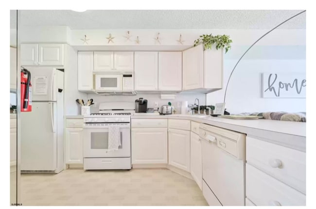 Building Photo - 400 E Brigantine Ave