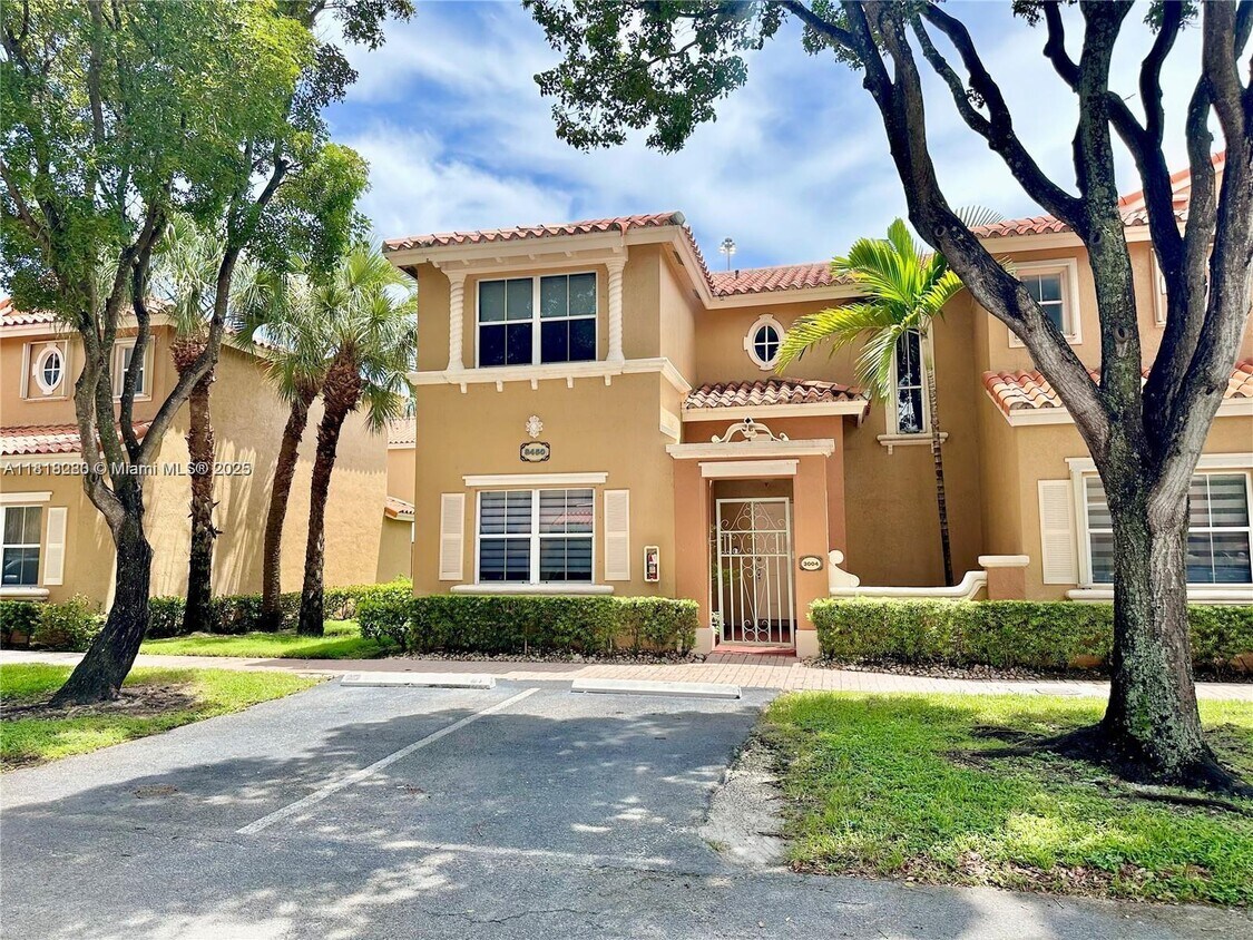 Primary Photo - 8450 NW 138th Terrace