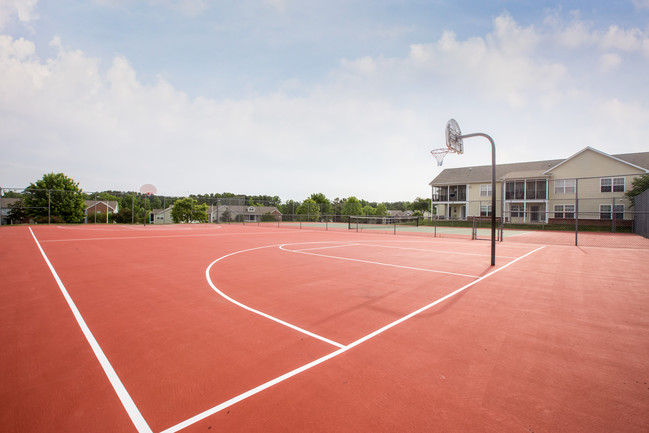 BASKETBALL & TENNIS - Crosstimbers Apartments