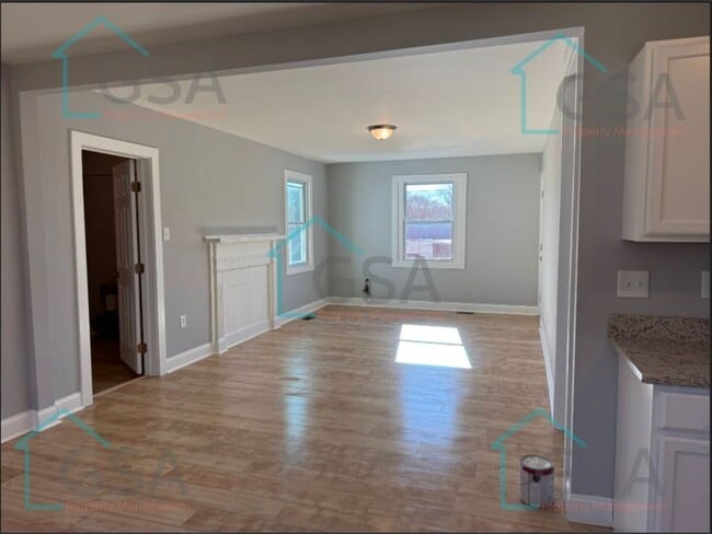 Building Photo - 3 Bedroom 2 Bathroom