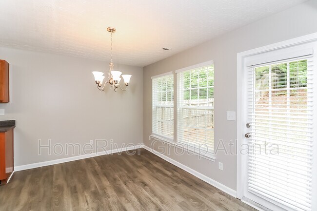 Building Photo - 437 Arrowhead Dr