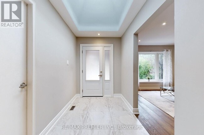Building Photo - 145 Fox Run