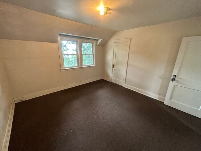 Building Photo - 1673 W 15th St