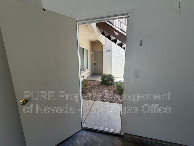 Foto del edificio - 7230 Indian Creek Ln