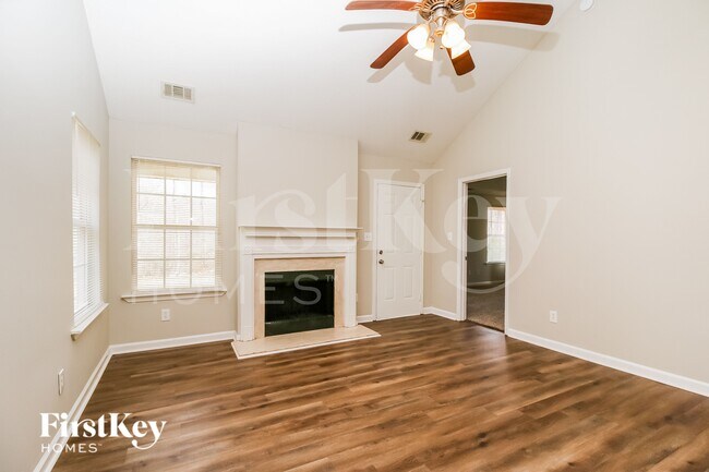 Foto del edificio - 115 Kendall Ln