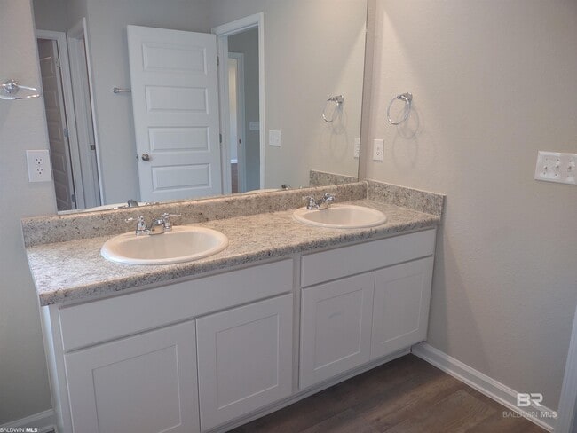 Building Photo - 245 Burnston Wy