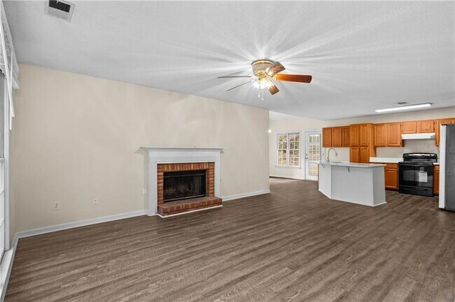 Foto del edificio - 2155 Southbrook Ridge NW