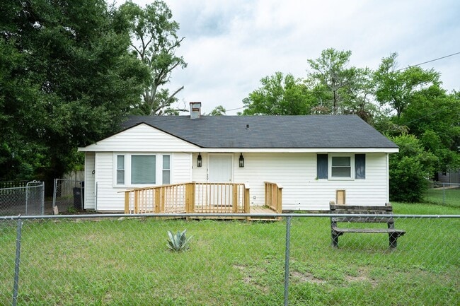 Building Photo - 3220 Alpine Rd