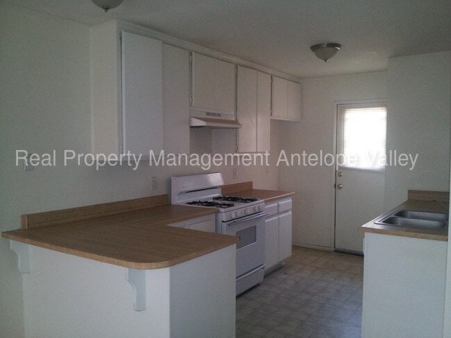 Foto del edificio - 2911 Diamond St