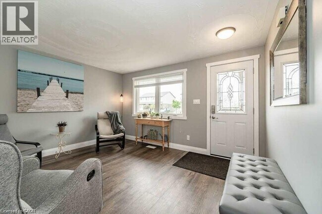 Building Photo - 41 Ridgeway Crescent