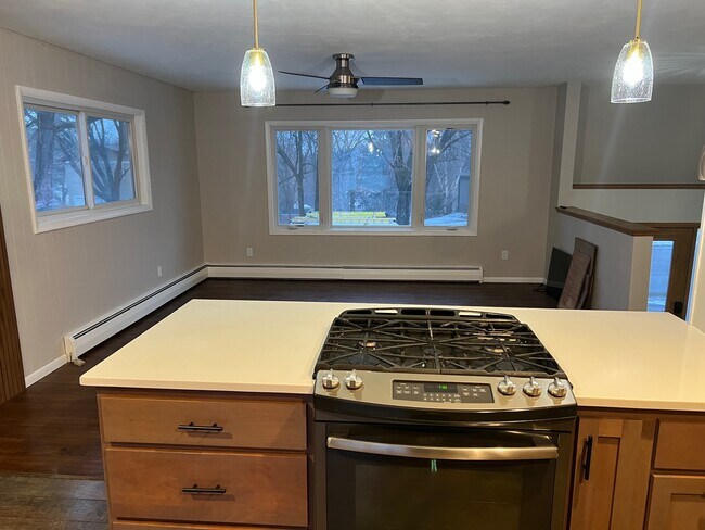 Foto del edificio - 303 Melody Ln