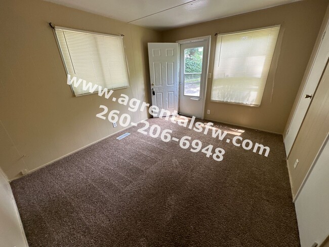 Building Photo - 1419 W Wildwood Ave