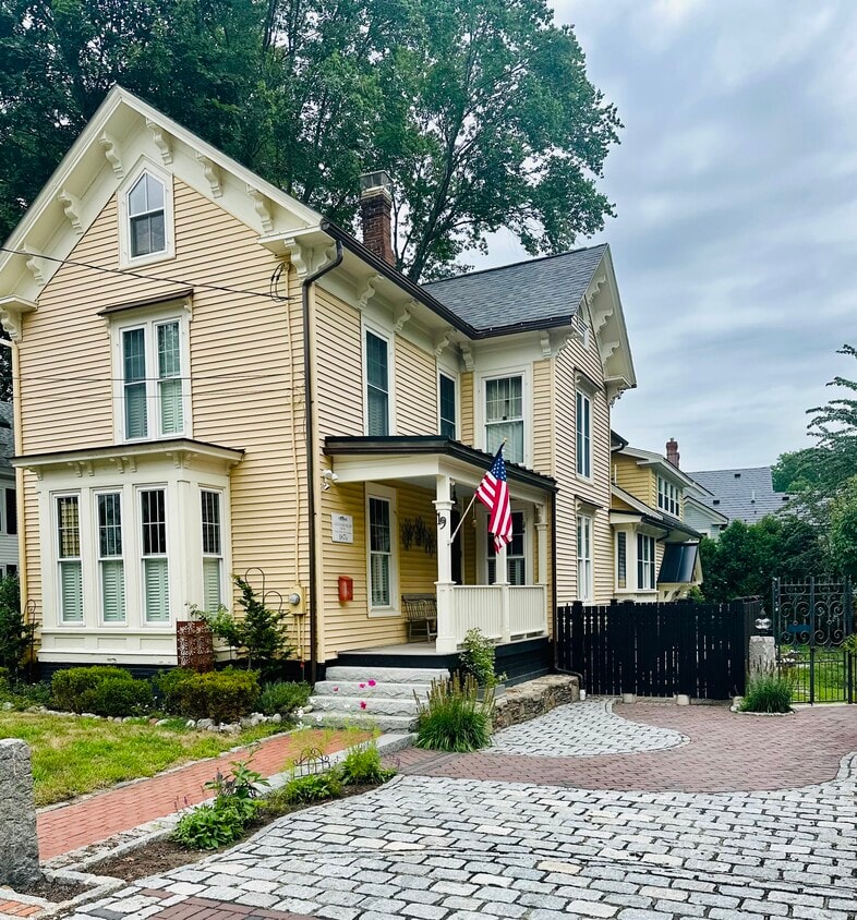 Primary Photo - 19 Union St