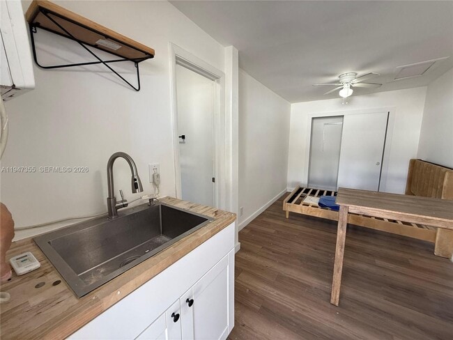 Foto del edificio - 1725 Hayes St