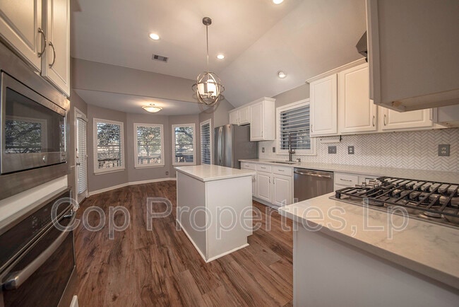 Foto del edificio - 1926 Simpson Trail