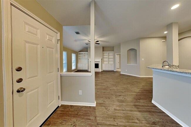 Building Photo - 3830 Paigewood Dr