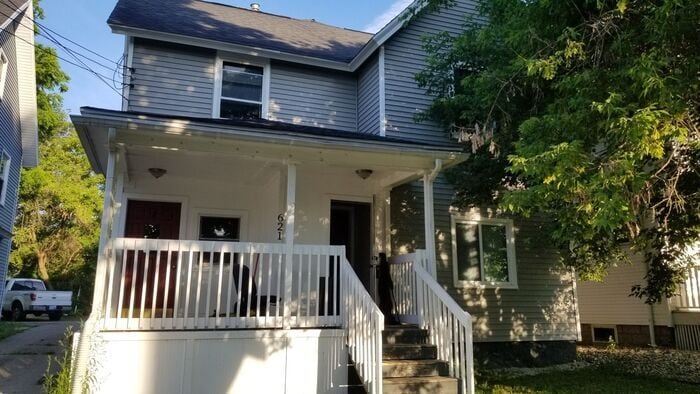 Primary Photo - Cute STUDIO Apartment with laundry hookups