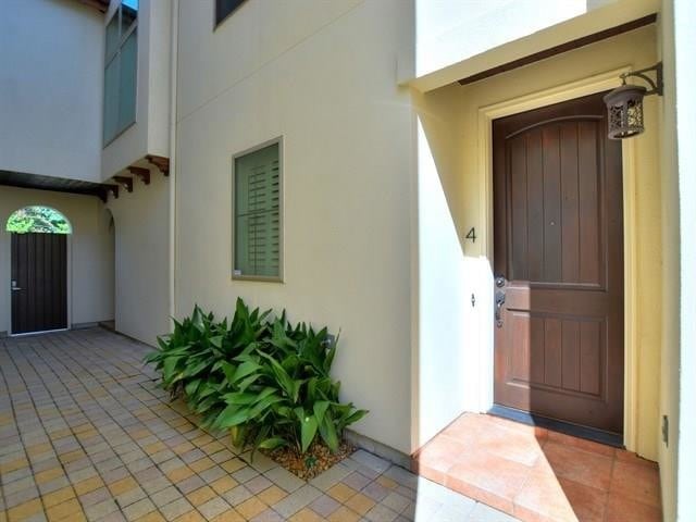 Building Photo - 2207 Pasadena Dr