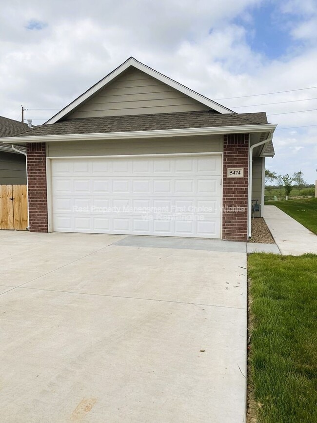 Foto del edificio - 5474 N Colburn Ct