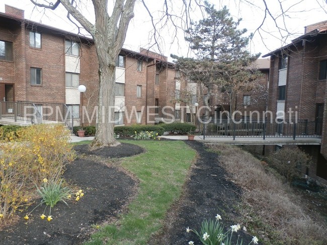 Building Photo - 450 Grand Ave