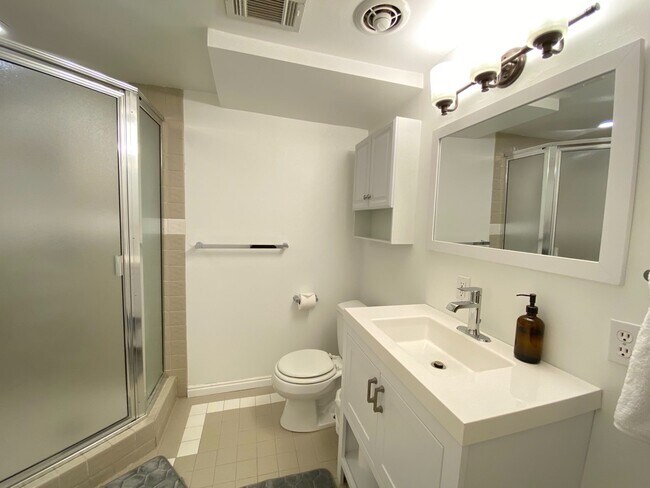 Building Photo - 3002 E 4310 S
